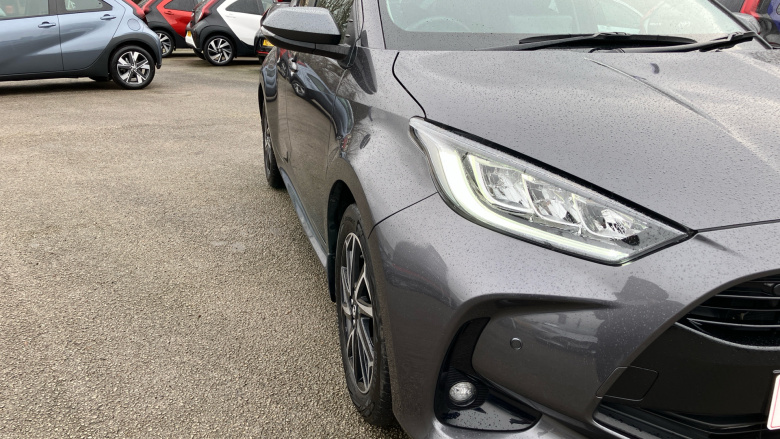 Toyota Yaris 1.5 Hybrid Design 5dr CVT Hybrid Hatchback